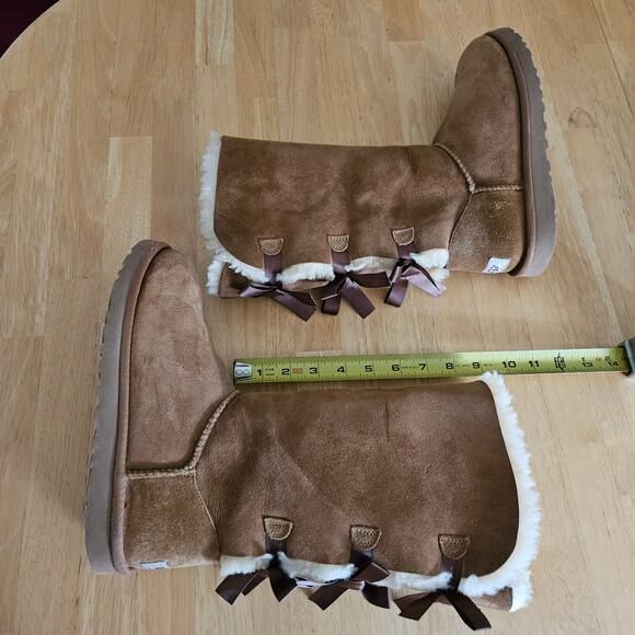 UGG Bailey Bow Tall Sheepskin Boots Chestnut Women’s 7 Flaws - Picture 5 of 11